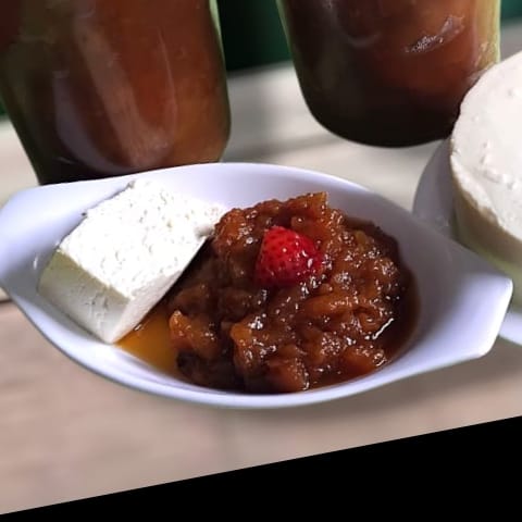 Dulce de chilacuán con queso